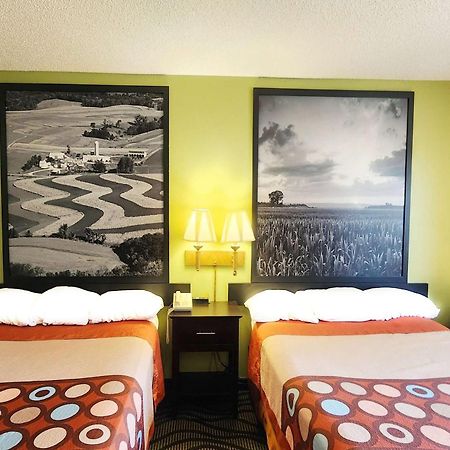 Hotel Super 8 By Wyndham Newton Extérieur photo