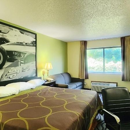 Hotel Super 8 By Wyndham Newton Extérieur photo