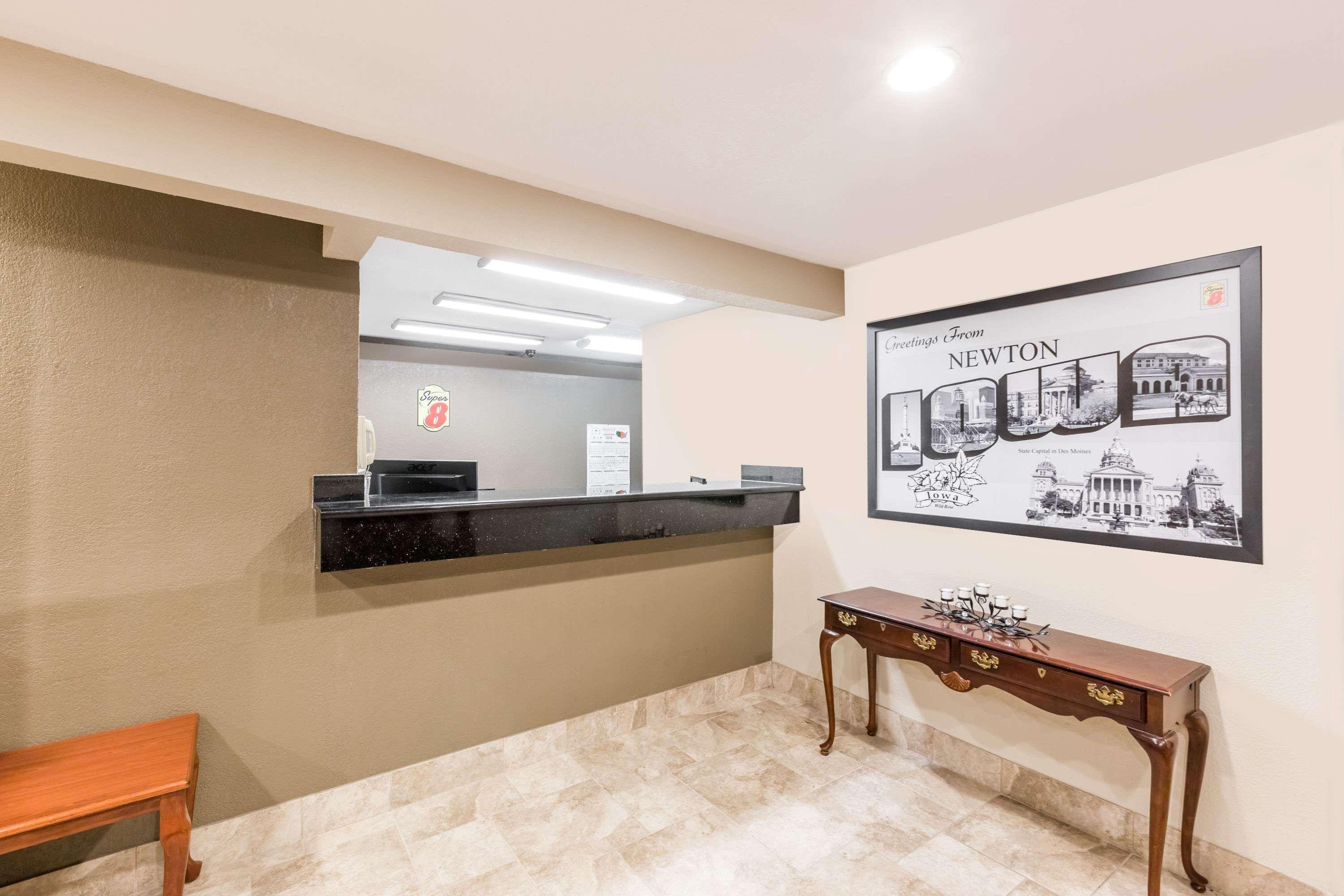 Hotel Super 8 By Wyndham Newton Extérieur photo