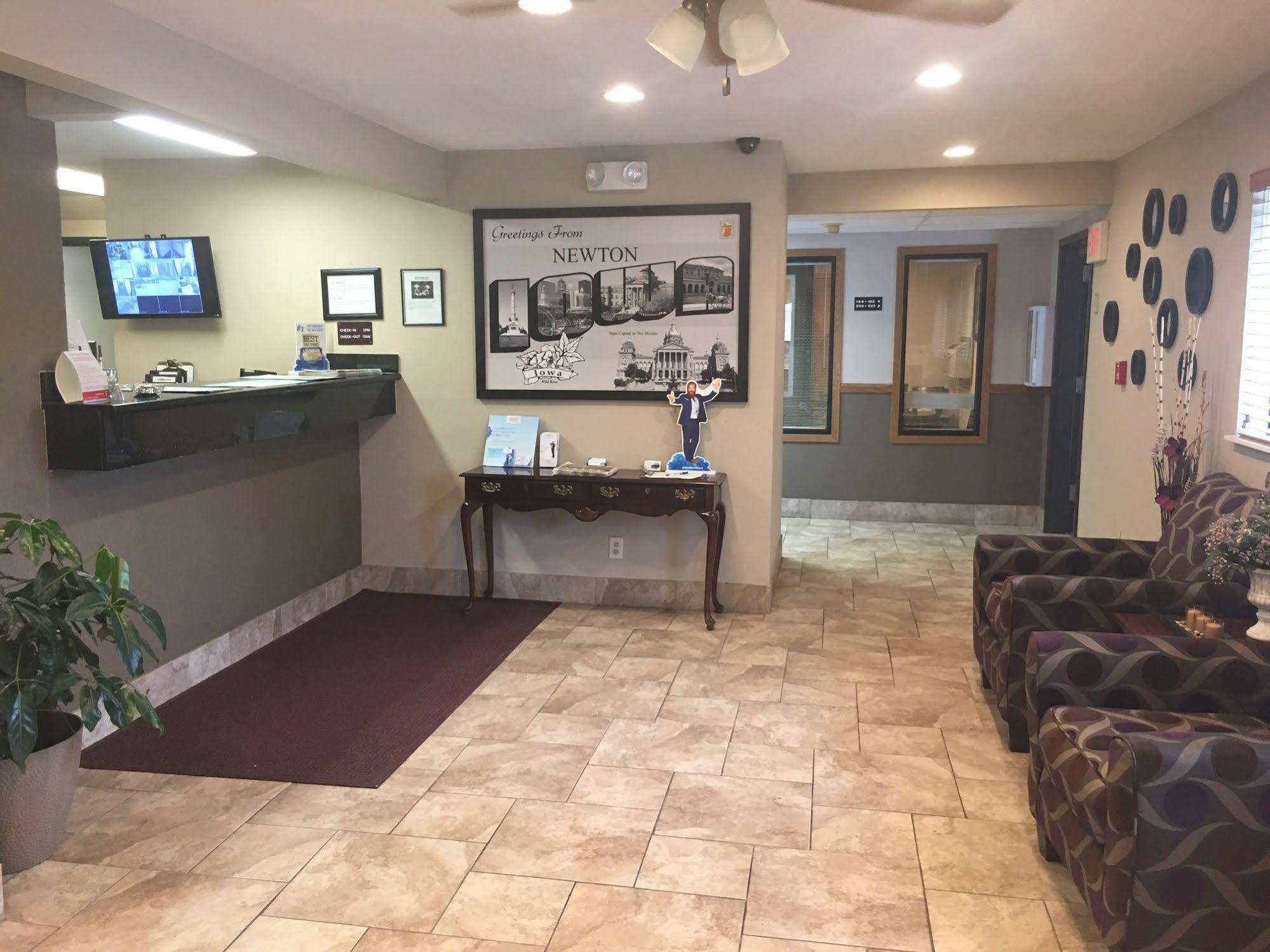 Hotel Super 8 By Wyndham Newton Extérieur photo